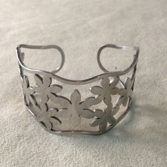 Chisel Jewelry - Polished "CHISEL" Stainless Steel Flow Cuff Bracelet;Flower Power, Bohemian Chic